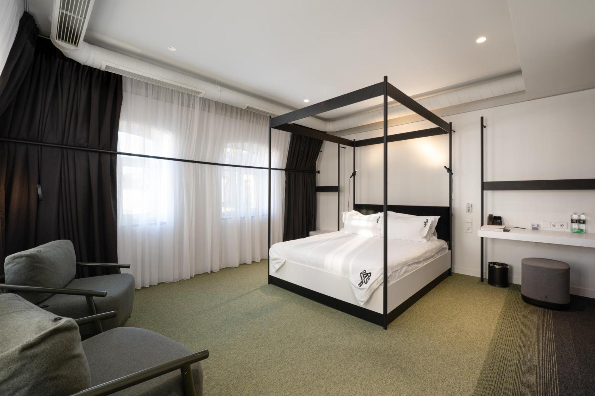 BURSA Hotel Kiev Eksteriør bilde